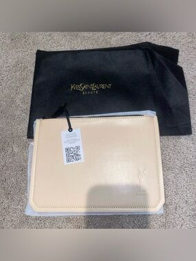 Yves Saint Laurent Beauté Beige Zip Pouch